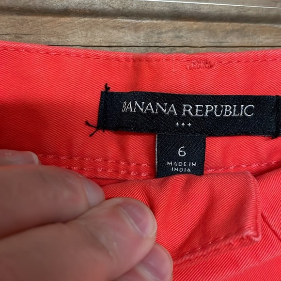 Banana Republic size 6 Vibrant Orangish Red 5”Cuffed Chino Mid-rise Shorts - Picture 2 of 12